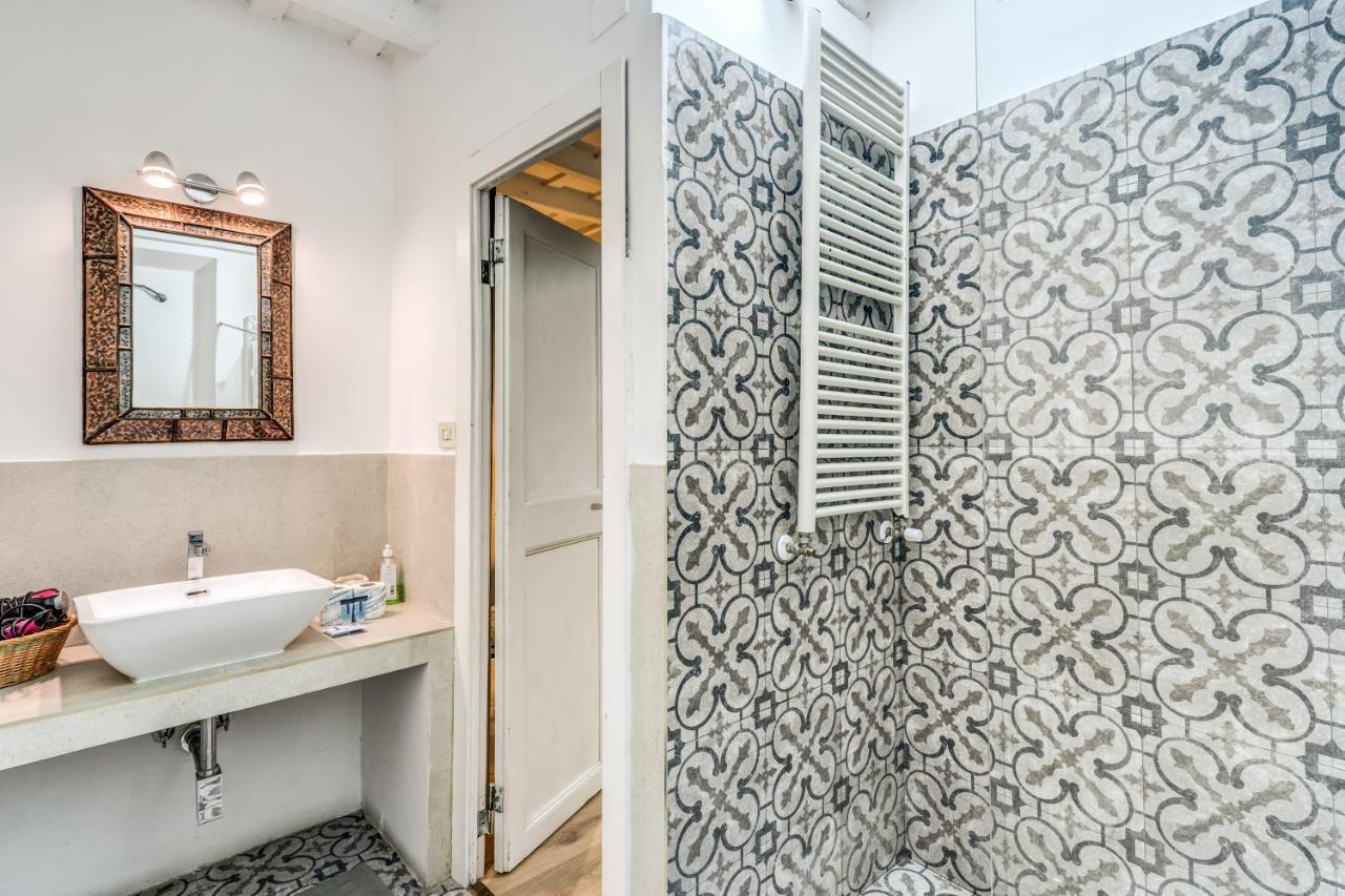 Lovely Spacious Apartment Near The Colosseum Ρώμη Εξωτερικό φωτογραφία