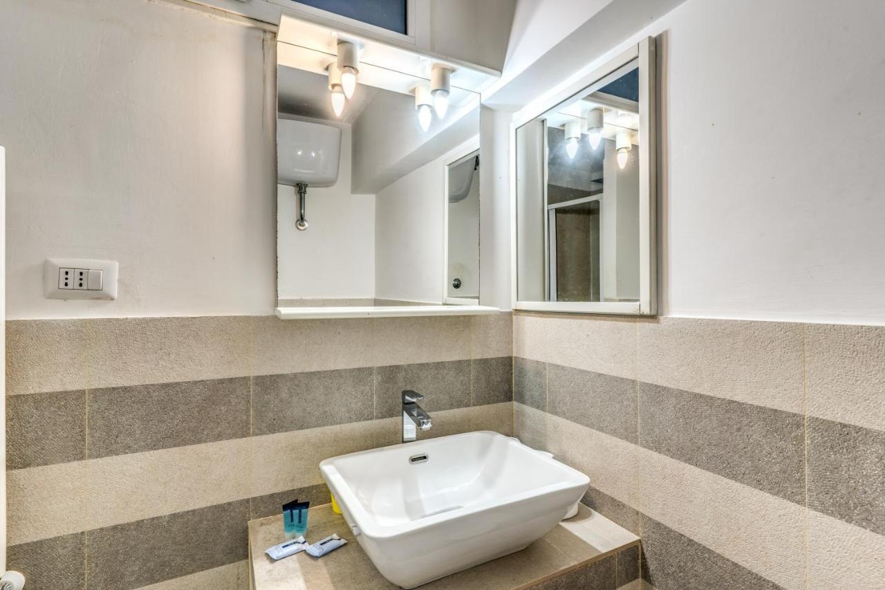 Lovely Spacious Apartment Near The Colosseum Ρώμη Εξωτερικό φωτογραφία