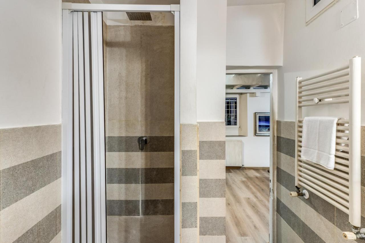 Lovely Spacious Apartment Near The Colosseum Ρώμη Εξωτερικό φωτογραφία