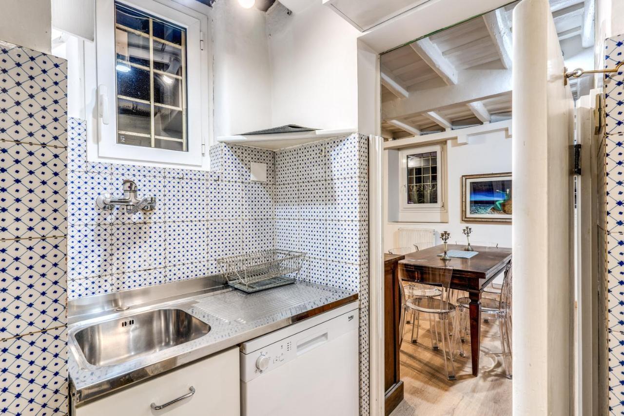 Lovely Spacious Apartment Near The Colosseum Ρώμη Εξωτερικό φωτογραφία