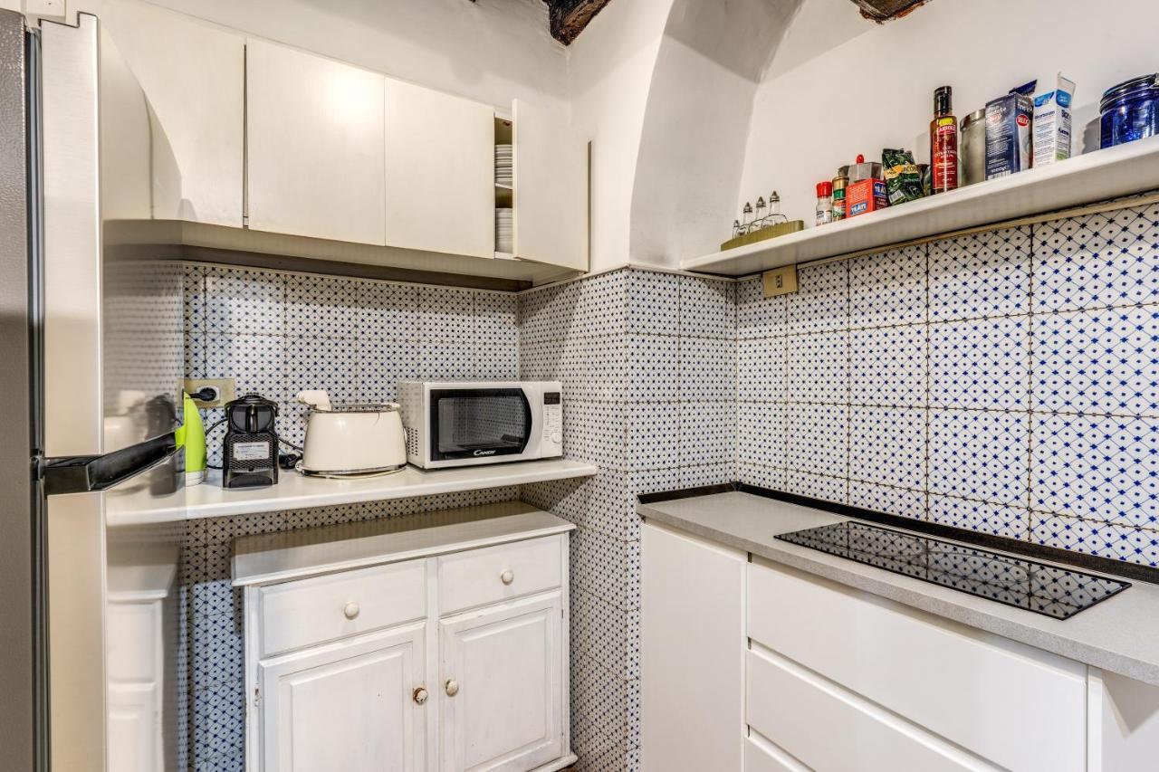 Lovely Spacious Apartment Near The Colosseum Ρώμη Εξωτερικό φωτογραφία