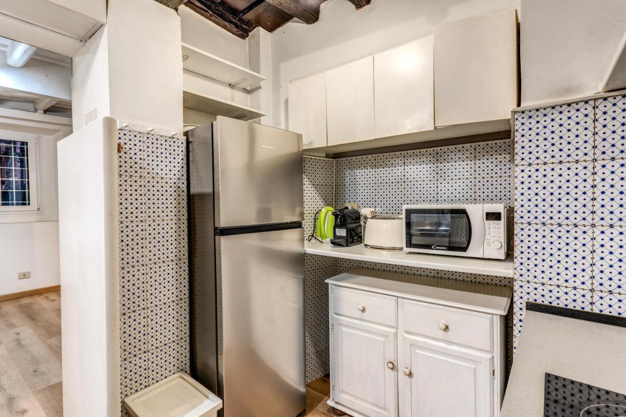 Lovely Spacious Apartment Near The Colosseum Ρώμη Εξωτερικό φωτογραφία